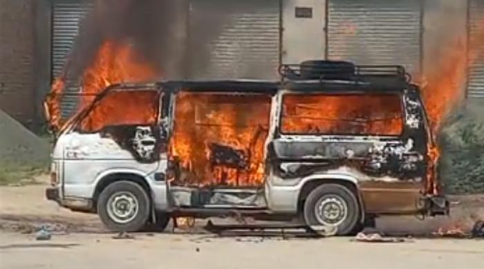 LPG cylinder explosion in passenger van kills 7