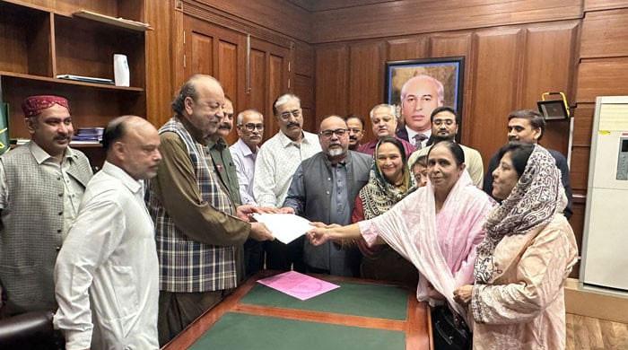 PTI rebel MPAs issued show-cause notices for supporting MQM-P's Rana Ansar