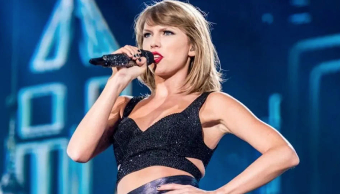 Taylor Swift files trademark application for Swiftmas with USPTO