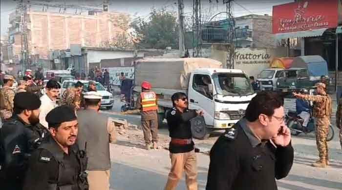 Three children among seven injured in Peshawar blast targeting police