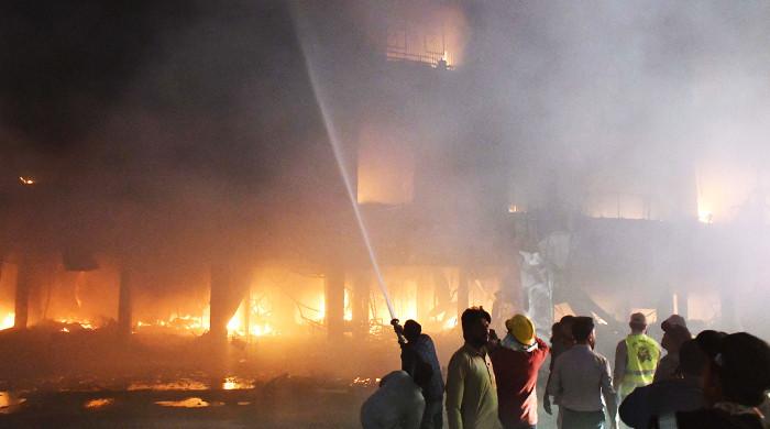 Massive mall-residential complex fire kills 3 near Karachi’s Ayesha Manzil