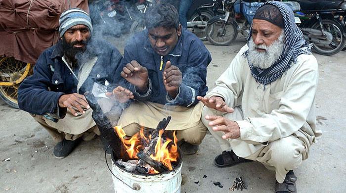 Cold grips Karachi as weather turns chilly after rain