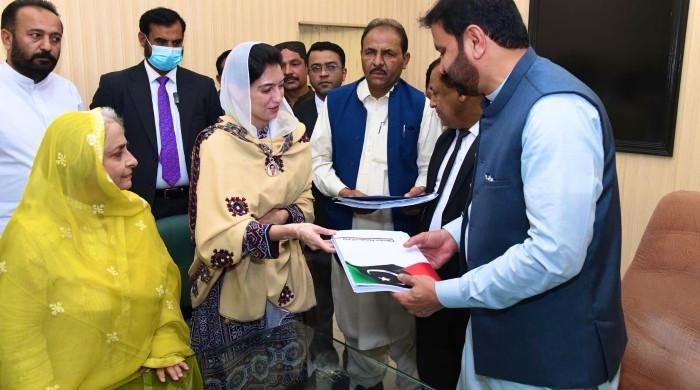 Aseefa ready to contest by-election on NA seat left vacant by her father