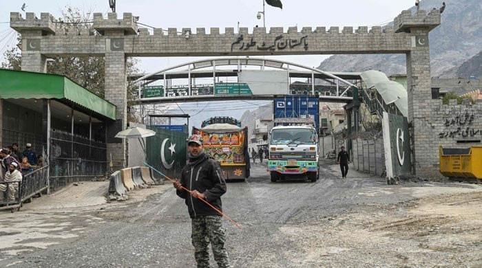 Torkham border crossing reopened for pedestrians after brief closure