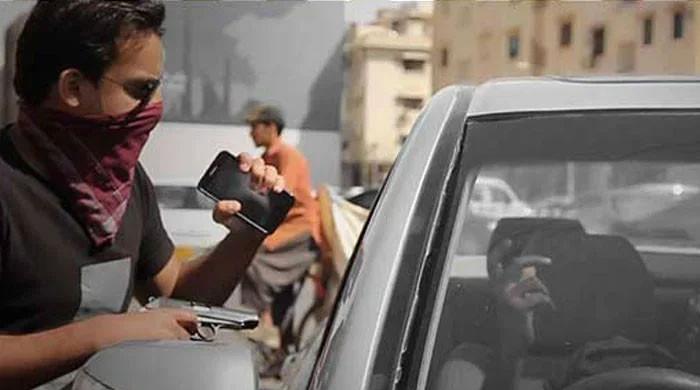 Man killed for resisting robbery in Karachi's Gulshan chowrangi on Eid day