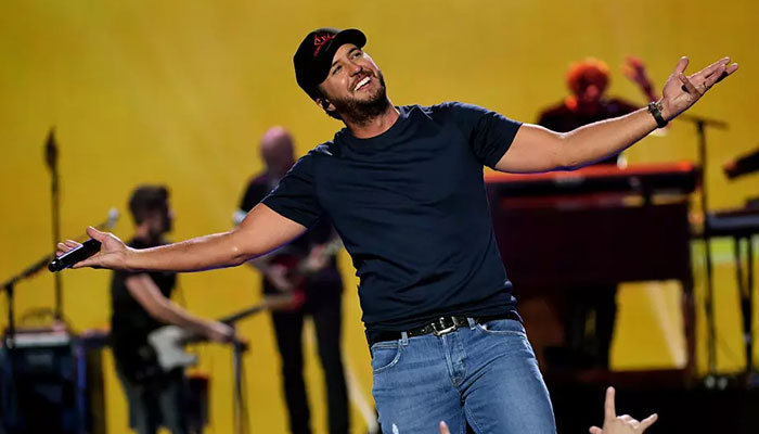 Luke Bryan takes major tumble midshow