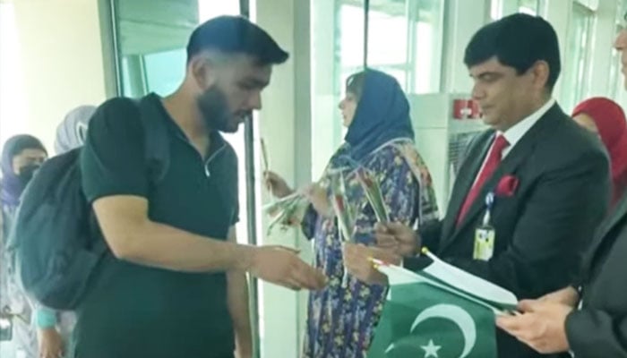 Bishkek unrest: Over 300 more Pakistanis reach country as students evacuation continues