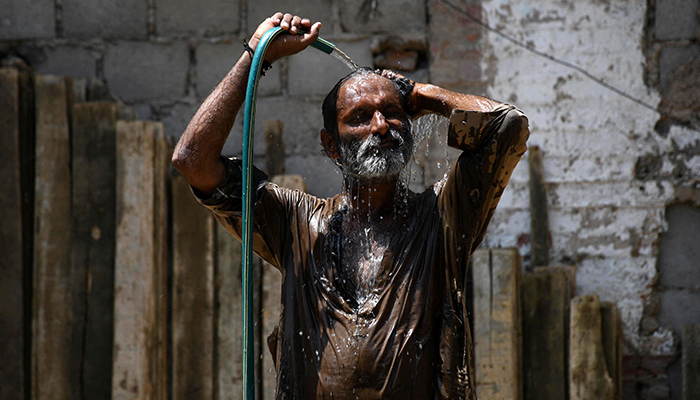 Karachi, parts of Sindh sizzle as temperatures soar above normal ranges