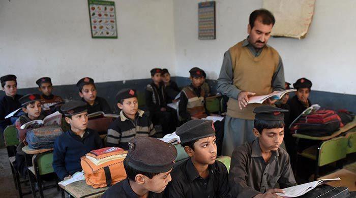 Extreme heat: KP govt changes school timings, announces summer vacations