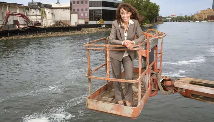 Americas richest self-made woman once lived on dairy farm in Wisconsin