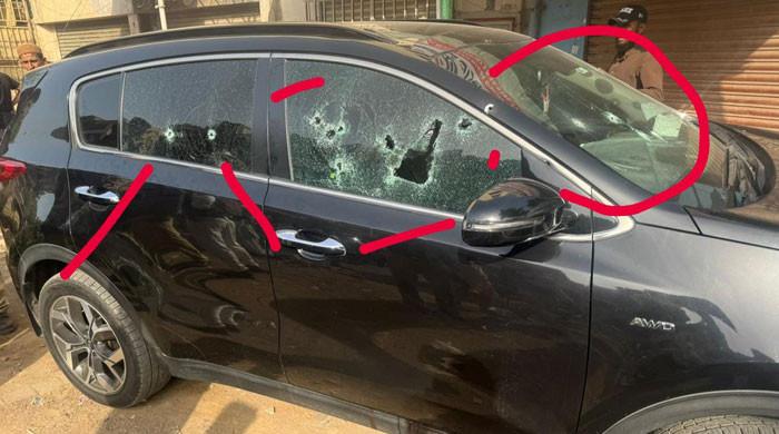 Two brothers killed, two injured after unidentified gunmen target car at Karachi's Guru Mandir
