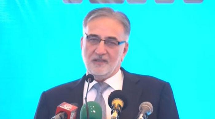 NAB chief Nazir Ahmed Butt visits grave of watchdog's victim