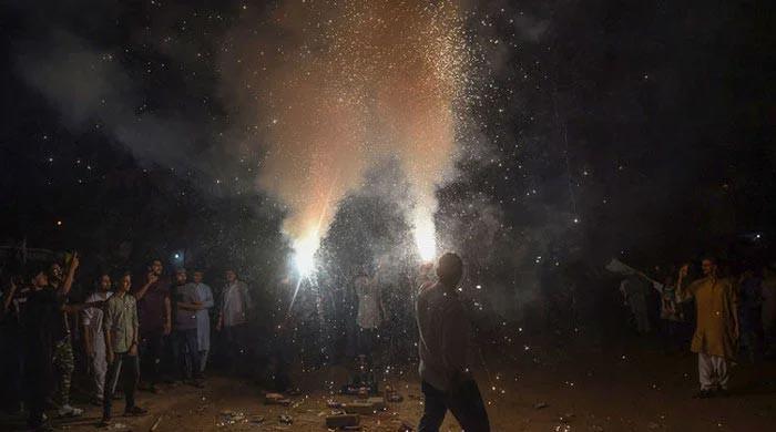 August 14: Aerial firing leaves 95 people injured in Karachi 