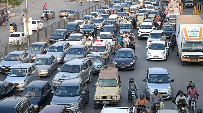 Which routes to avoid during 12th Rabi ul Awal processions in Karachi?