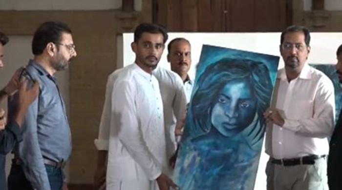 Sindh artist handed over 'lost paintings' after social media outcry 