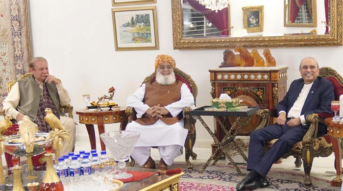 PML-N, PPP, JUI-F forge consensus on constitutional tweaks in Jati Umra meeting