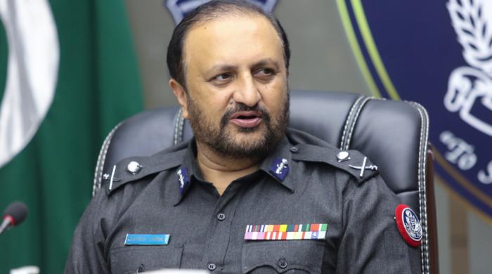 Criminals becoming security guards, says Karachi's top cop