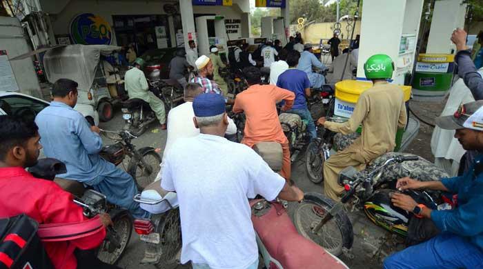 Petroleum products prices expected to 'rise by Rs5.50 per litre'
