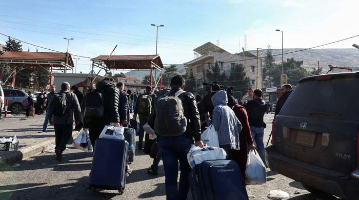 Nearly 400 stranded Pakistanis cross Syria-Lebanon border