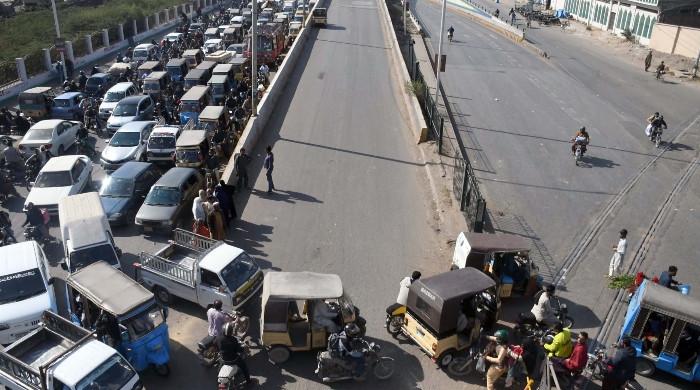 Sit-ins continue to paralyse life in Karachi for sixth consecutive day