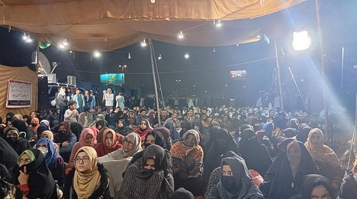 MWM calls off Karachi sit-ins after rival Kurram tribes reach agreement