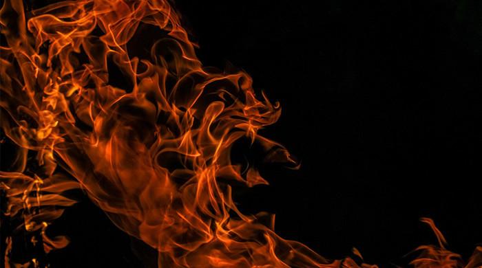 Teenage girls tie father, set him on fire in Gujranwala