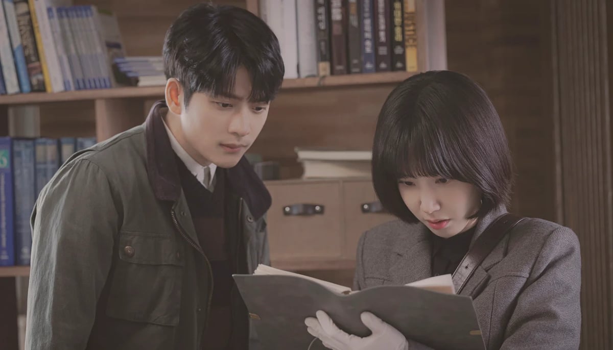 A scene from Korean drama Extraordinary Attorney Woo showing its lead characters Joon-ho, lee (left) and Woo Young-woo played by Kang Tae-oh and Park Eun-bin. — Netflix