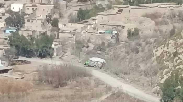 At least one dead, over dozen wounded as Kurram-bound aid convoy comes under attack