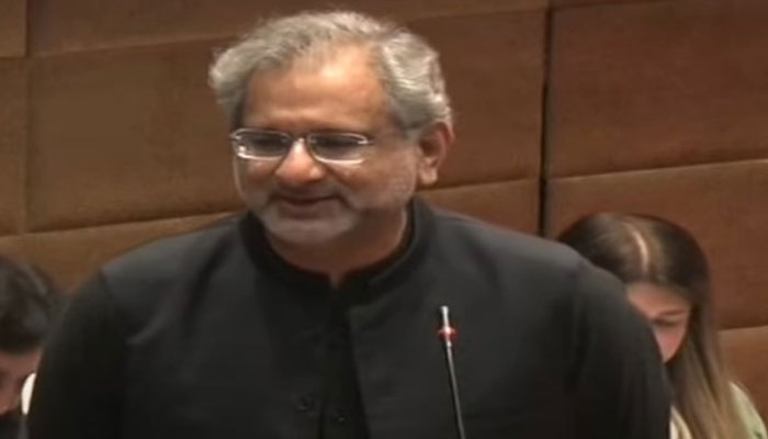 Awaam Pakistan Convener Shahid Khaqan Abbasi addresses the oppositions Grand Alliance Conference in Islamabad on February 26, 2025. — Screengrab via Geo News