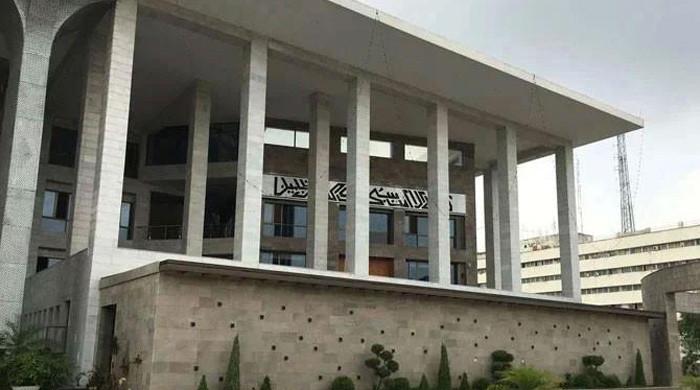 IHC issues contempt notice to Immigration DG, NAB director in travel ban case