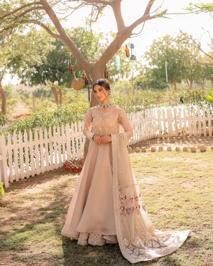 — Instagram/@iiqraaziz