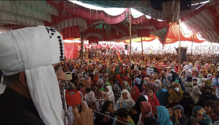 Balochistan National Party (BNP-M) chief Akhtar Mengal is addressing the sit-in participants at Lakpas on April 2, 2025. — X/sakhtarmengal