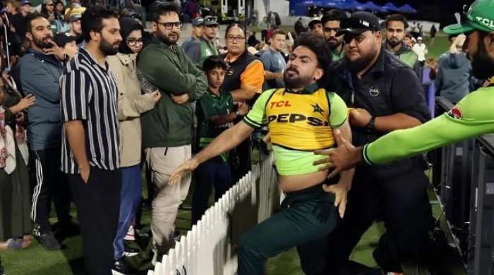 Khushdil Shah confronts spectators over abusive comments