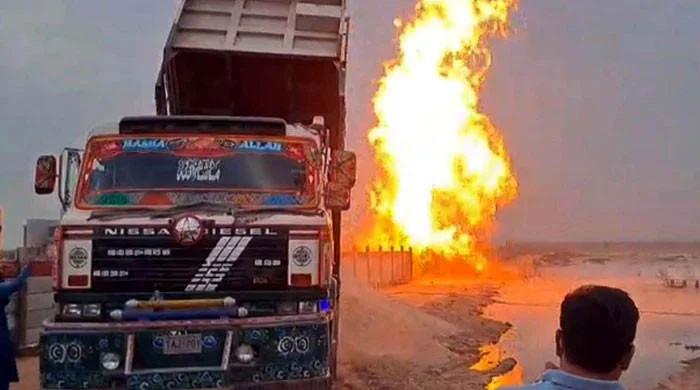 'Korangi fire contained but burning with same intensity'