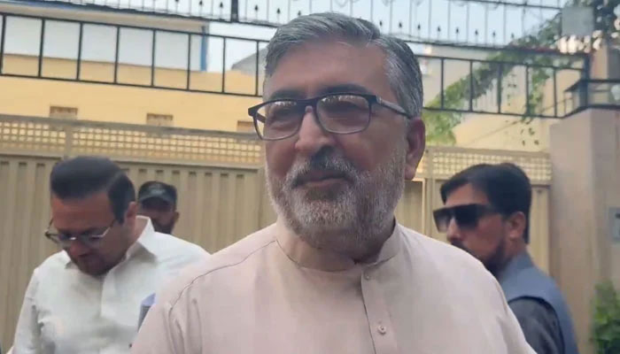JUI-F Senator Kamran Murtaza seen talking to the media. — Screengrab via X@KamranM69045926/File