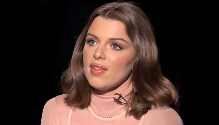Julia Fox advises girls to ‘not have a child with a loser