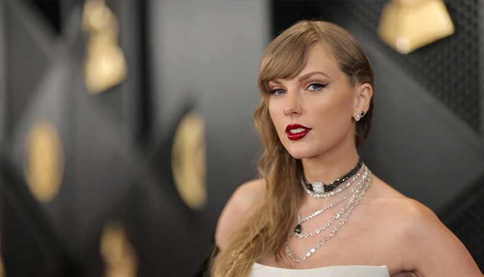 Taylor Swift upper bleph mystery remains unaddressed
