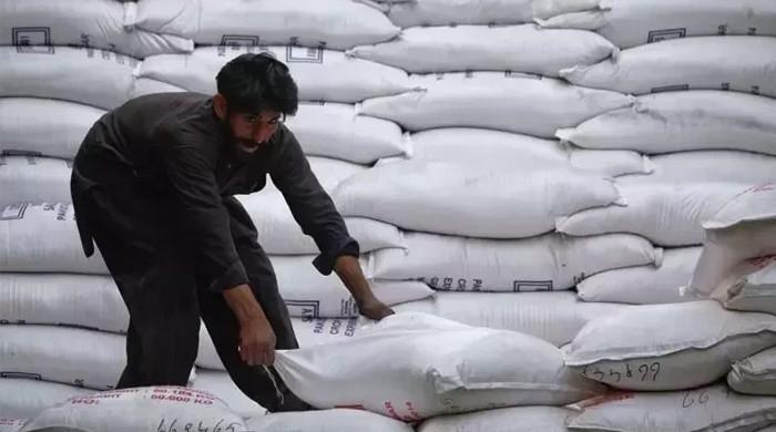 Sugar price cap flouted nationwide, shopkeepers sell for up to Rs180/kg