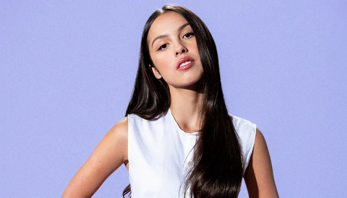Olivia Rodrigo rejects crown after Buckingham Palace protest