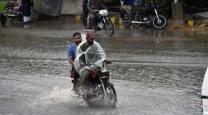 Parts of Karachi likely to receive rain with gusty winds today: PMD