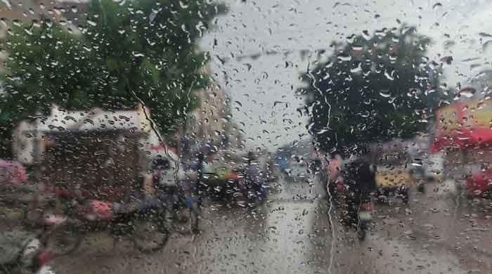 PMD forecasts light showers as Karachi receives drizzle for second day