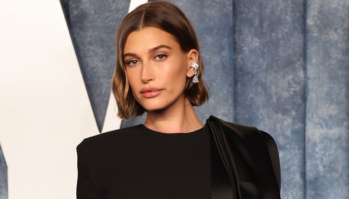 Photo: Angry Hailey Baldwin no longer wearing Justin Biebers wedding ring: Expert