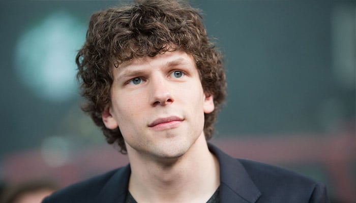 Modern Family star gets honest about filming experience with Jesse Eisenberg