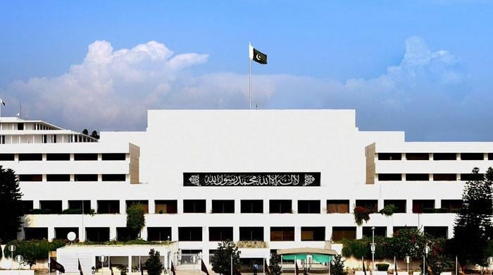 Senate committee divided over adding reproductive health to school curriculum