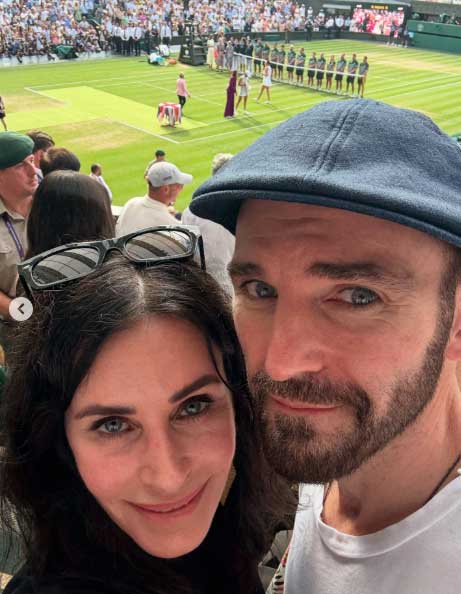 Friends star shares selfie with Kate Middleton