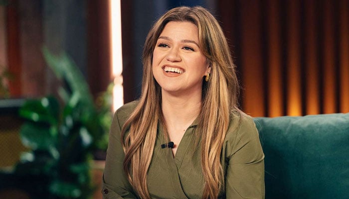 Kelly Clarkson explains why she’s content being single