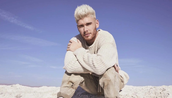 Photo: American Idol alum Colton Dixon all heart for twin daughters as they turn 5