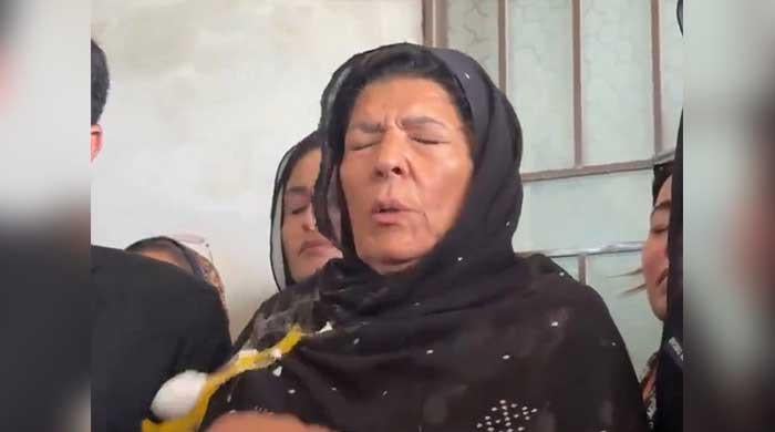 Eggs thrown at Aleema Khan stir chaos outside Adiala jail