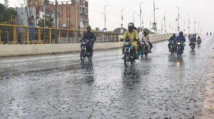 Urban flooding feared in Karachi as PMD forecasts heavy rain this evening