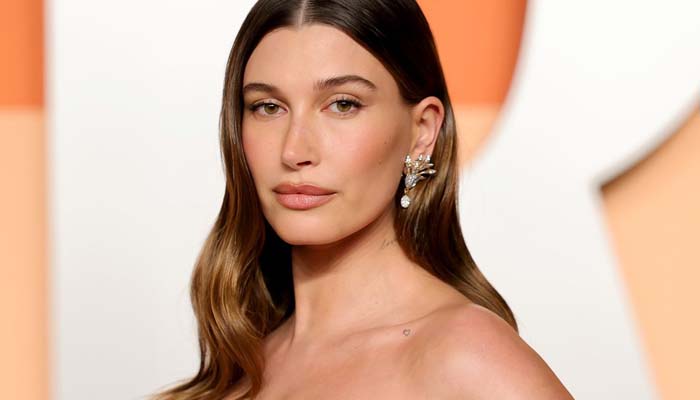 Hailey Biebers dad Stephen Baldwin comments on her Rhode success